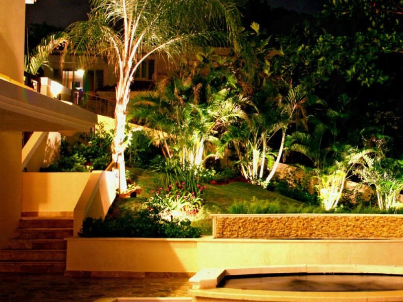 commercial-landscape-lighti-2